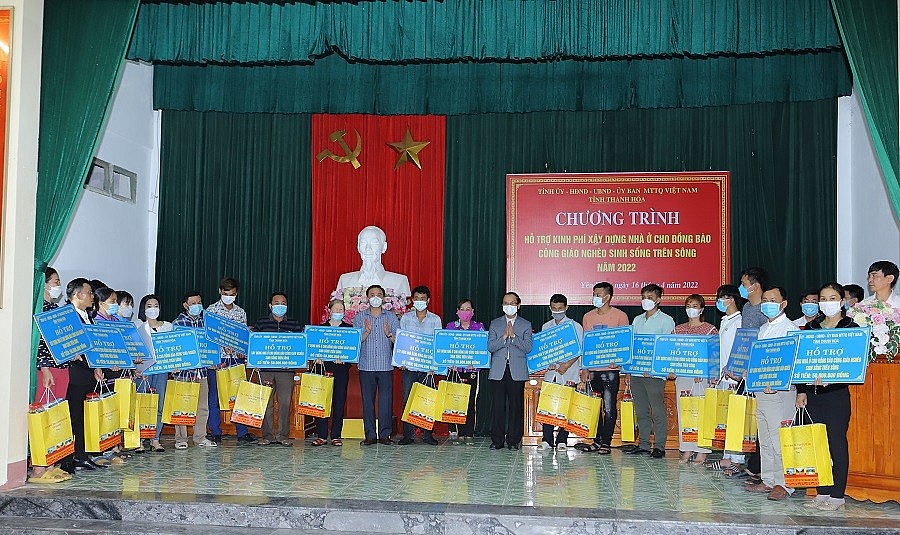 Thanh Hóa: Nghị quyết của Đảng giúp hơn 800 hộ nghèo sinh sống trên sông được “đổi đời” - Bài 3: Đảng bộ, chính quyền nỗ lực để đồng bào trên sông khô Thanh Hóa: Nghị quyết của Đảng giúp hơn 800 hộ nghèo sinh sống trên sông được “đổi đời” - Bài 3: Đảng bộ, chính quyền nỗ lực để đồng bào trên sông khô