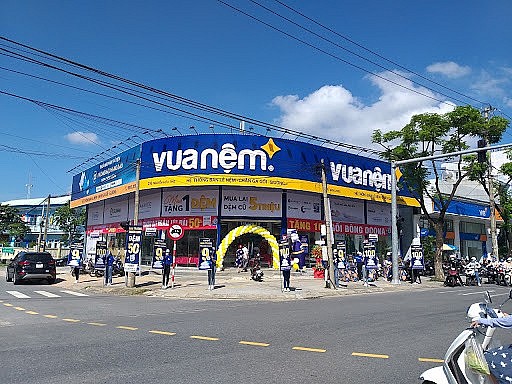 Tính tới tháng 08/2022, hệ thống bán lẻ của Vua Nệm cán mốc 137 cửa hàng, phủ sóng tại 47 tỉnh thành Tính tới tháng 08/2022, hệ thống bán lẻ của Vua Nệm cán mốc 137 cửa hàng, phủ sóng tại 47 tỉnh thành