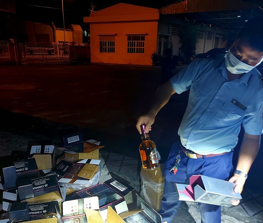 Bình Thuận phát hiện, ngăn chặn tiêu thụ rượu bất hợp pháp Bình Thuận phát hiện, ngăn chặn tiêu thụ rượu bất hợp pháp