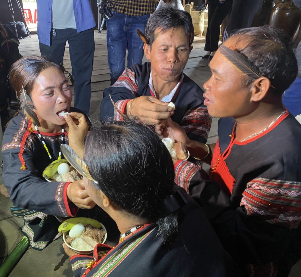 Đắk Lắk: Phục dựng nghi lễ kết nghĩa anh em của đồng bào dân tộc M’nông Đắk Lắk: Phục dựng nghi lễ kết nghĩa anh em của đồng bào dân tộc M’nông