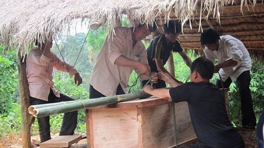 Những hủ tục lạc hậu trong đời sống đồng bào Mông ở Thanh Hóa dần được xóa bỏ Những hủ tục lạc hậu trong đời sống đồng bào Mông ở Thanh Hóa dần được xóa bỏ