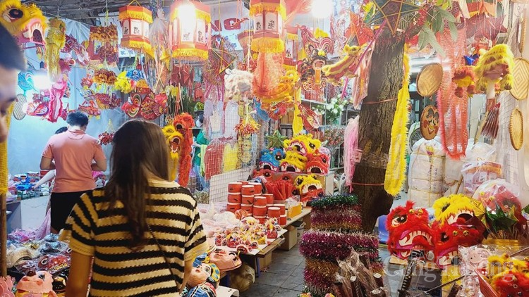 Phố Hàng Mã rộn ràng không khí Tết Trung thu Phố Hàng Mã rộn ràng không khí Tết Trung thu