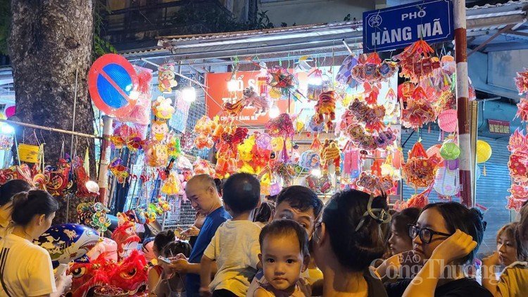 Phố Hàng Mã rộn ràng không khí Tết Trung thu Phố Hàng Mã rộn ràng không khí Tết Trung thu