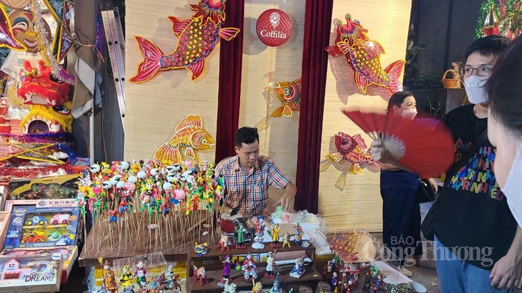 Phố Hàng Mã rộn ràng không khí Tết Trung thu Phố Hàng Mã rộn ràng không khí Tết Trung thu