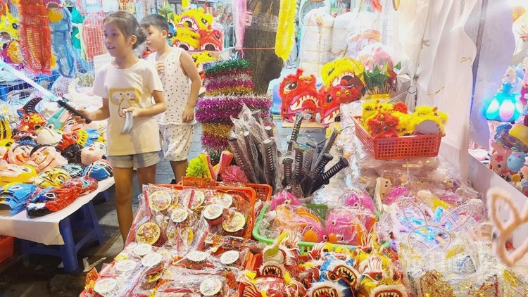 Phố Hàng Mã rộn ràng không khí Tết Trung thu Phố Hàng Mã rộn ràng không khí Tết Trung thu