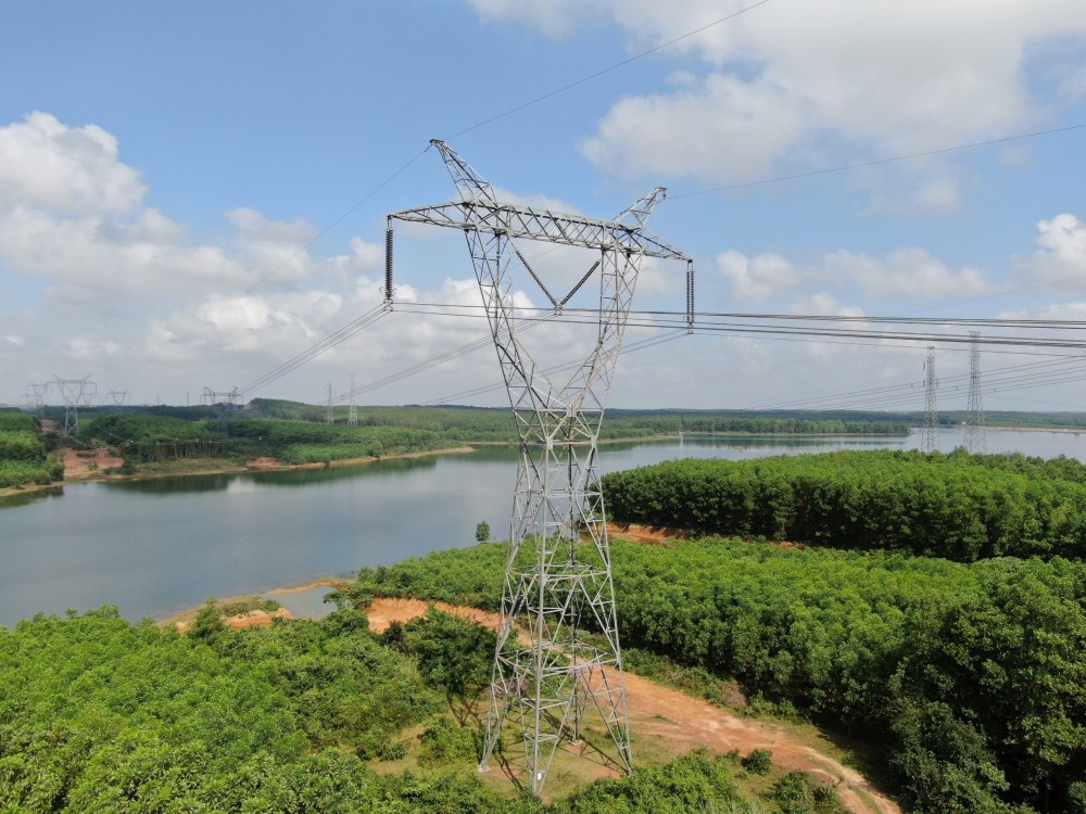 Truyền tải điện Quảng Trị: Đảm bảo cho lưới điện truyền tải vận hành an toàn, thường xuyên liên tục Truyền tải điện Quảng Trị: Đảm bảo cho lưới điện truyền tải vận hành an toàn, thường xuyên liên tục