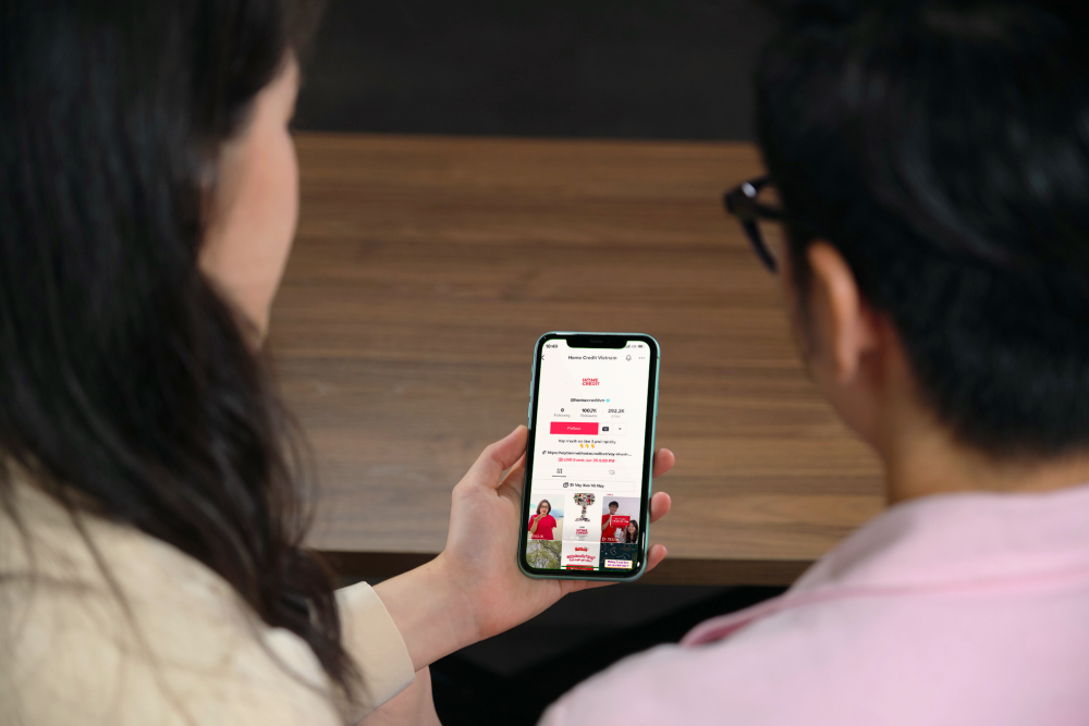 Home Credit và tham vọng sau cột mốc 120.000 lượt theo dõi trên TikTok Home Credit và tham vọng sau cột mốc 120.000 lượt theo dõi trên TikTok