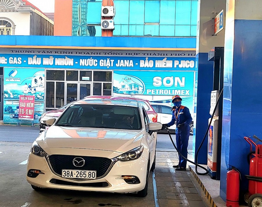 Hầu hết các chủ phương tiện sau khi thanh toán đều di chuyển ra khỏi cửa hàng mà không đề nghị xuất hóa đơn Hầu hết các chủ phương tiện sau khi thanh toán đều di chuyển ra khỏi cửa hàng mà không đề nghị xuất hóa đơn