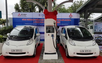 Phát triển xe điện: Bài 4- Cần tầm nhìn dài hạn