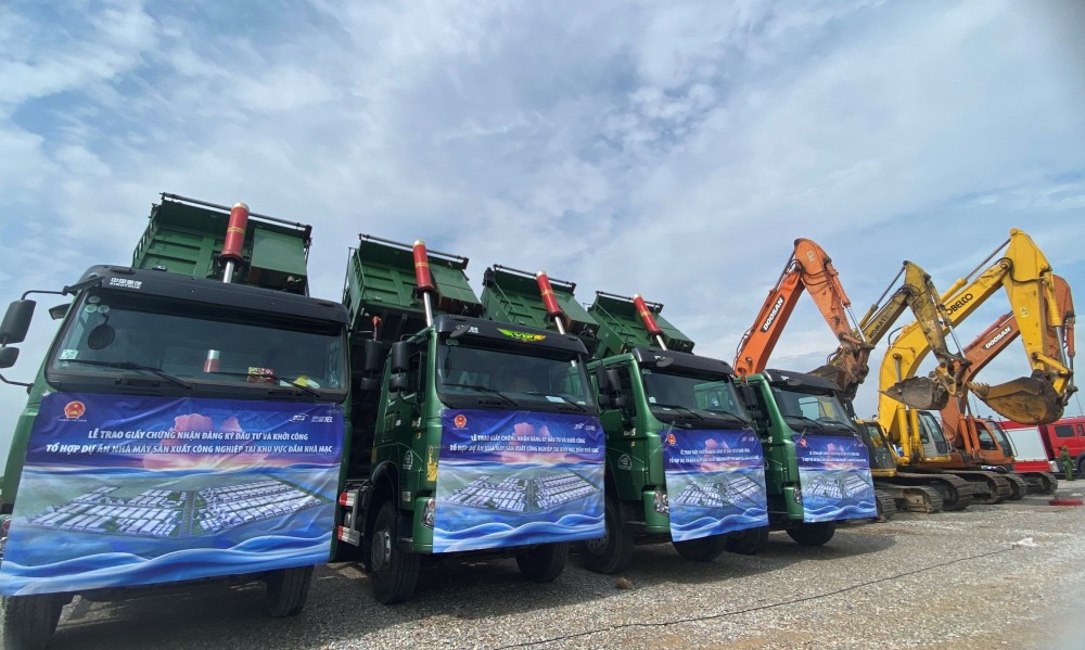 Quảng Ninh khởi công Tổ hợp dự án nhà máy, nhà xưởng cao cấp hơn 2.700 tỉ đồng Quảng Ninh khởi công Tổ hợp dự án nhà máy, nhà xưởng cao cấp hơn 2.700 tỉ đồng