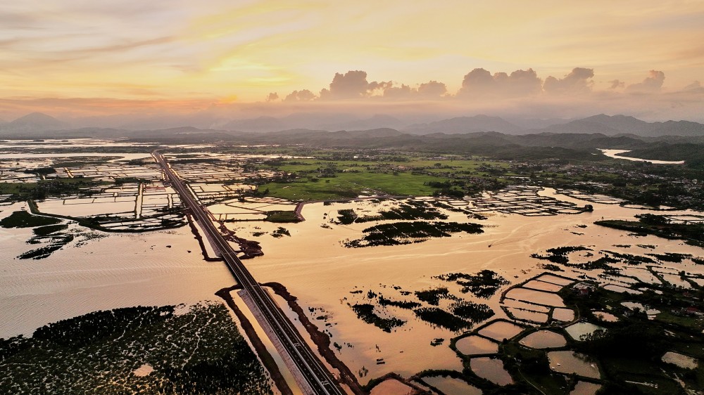 Cao tốc – Chiếc chìa khóa Vàng mở cánh cửa tương lai của Quảng Ninh Cao tốc – Chiếc chìa khóa Vàng mở cánh cửa tương lai của Quảng Ninh