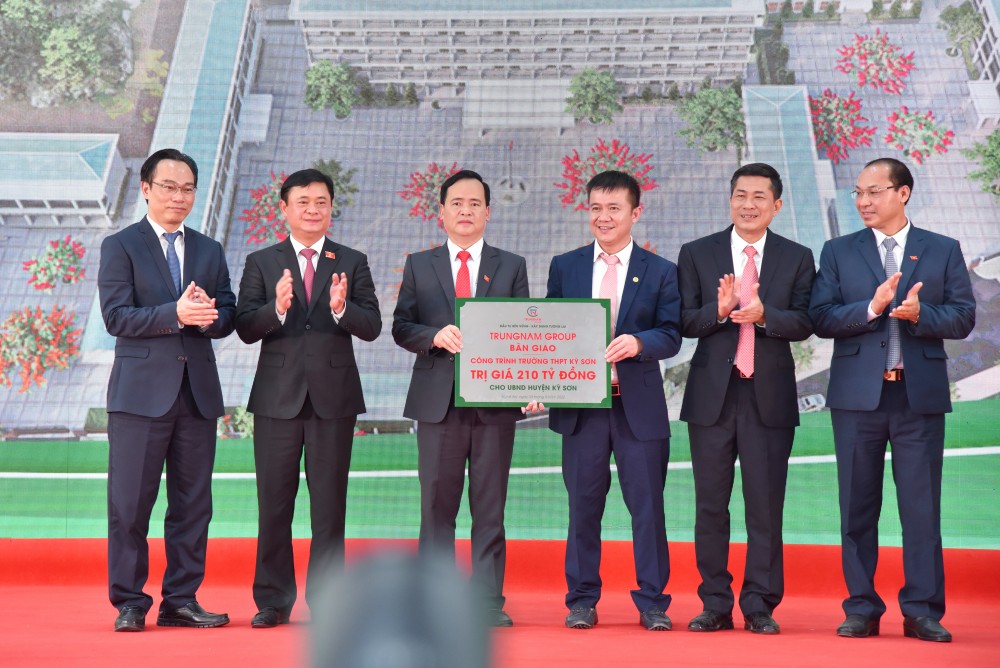 Trungnam Group tổ chức lễ khánh thành và bàn giao Trường THPT Kỳ Sơn Trungnam Group tổ chức lễ khánh thành và bàn giao Trường THPT Kỳ Sơn