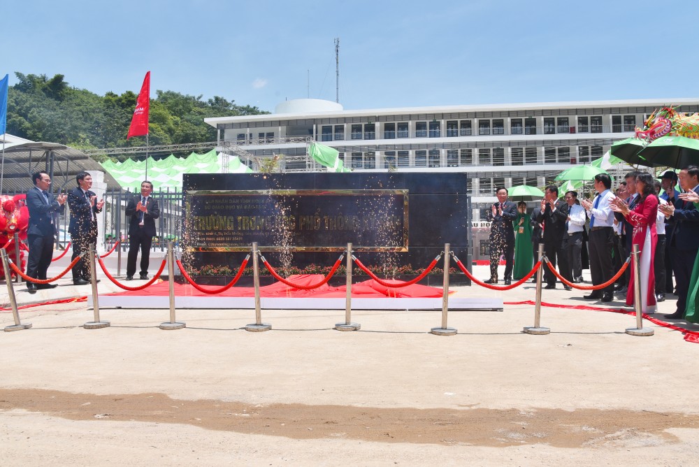 Trungnam Group tổ chức lễ khánh thành và bàn giao Trường THPT Kỳ Sơn Trungnam Group tổ chức lễ khánh thành và bàn giao Trường THPT Kỳ Sơn