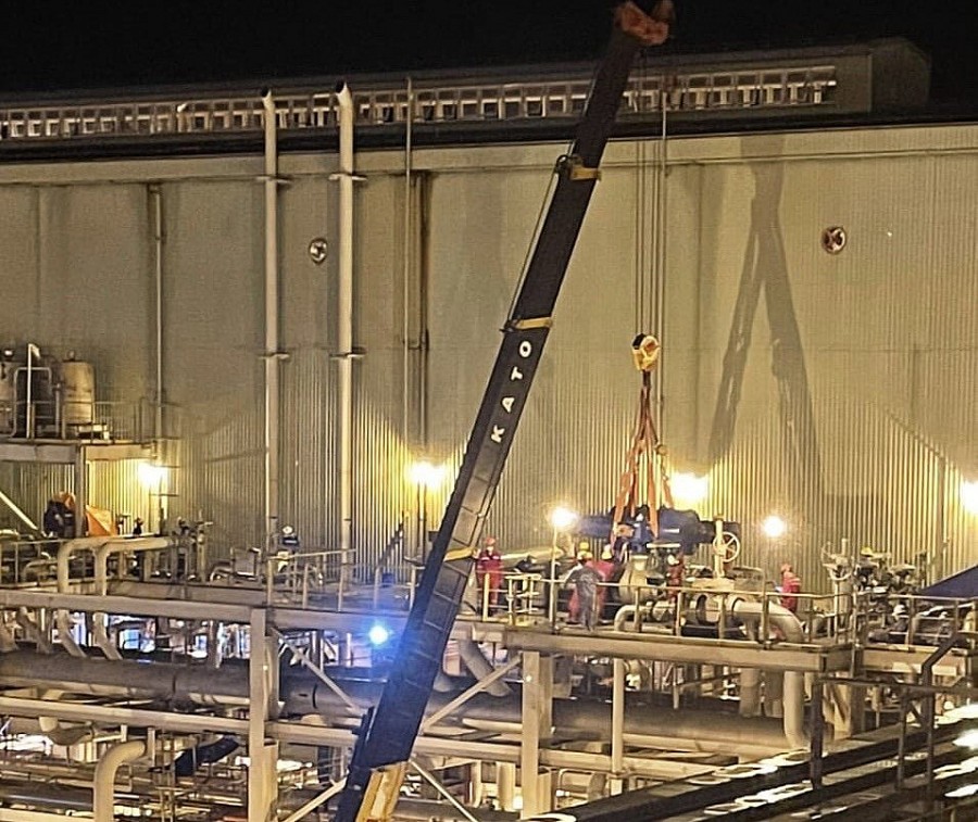 Đội ngũ Ban lãnh đạo, CBCNV, nhà thầu BDTT năm 2022 tại Nhà máy Đạm Cà Mau với tinh thần nhiệt huyết, tận tâm hoàn thành tốt vai trò của mình góp phần vào thành công chung với mục tiêu “An toàn – chất lượng – tiến độ - hiệu quả”. Đội ngũ Ban lãnh đạo, CBCNV, nhà thầu BDTT năm 2022 tại Nhà máy Đạm Cà Mau với tinh thần nhiệt huyết, tận tâm hoàn thành tốt vai trò của mình góp phần vào thành công chung với mục tiêu “An toàn – chất lượng – tiến độ - hiệu quả”.