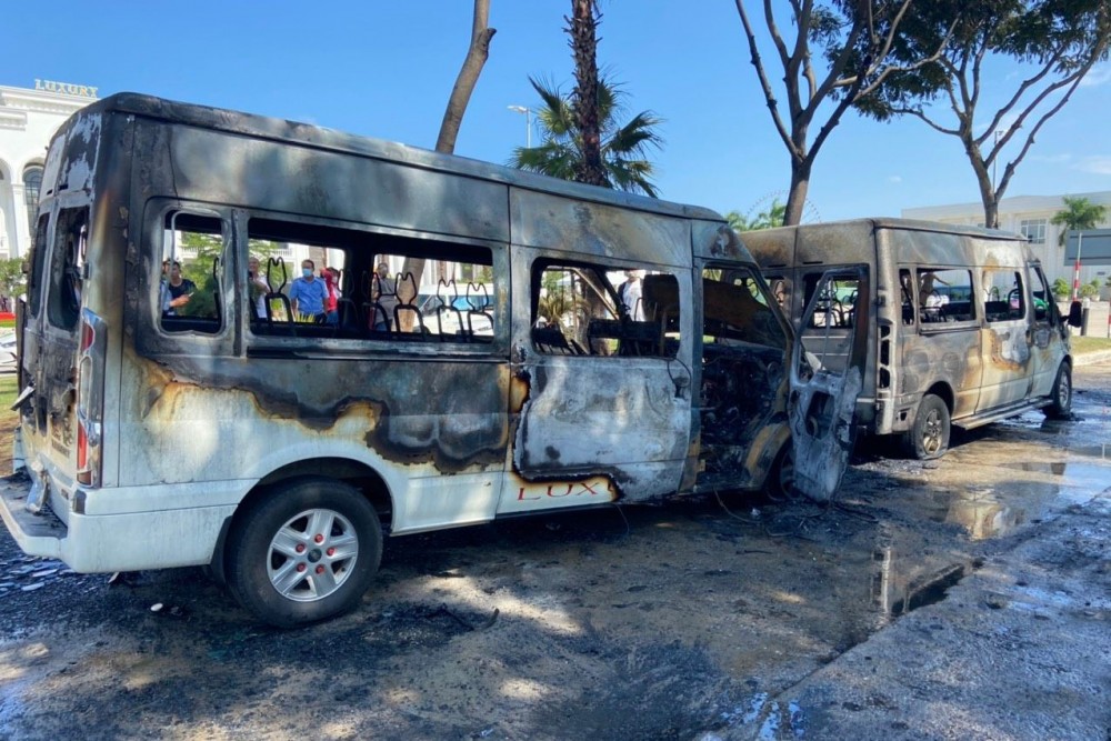 Đà Nẵng: Cháy liên hoàn trước nhà hàng tiệc cưới, thiêu rụi nhiều xe ô tô