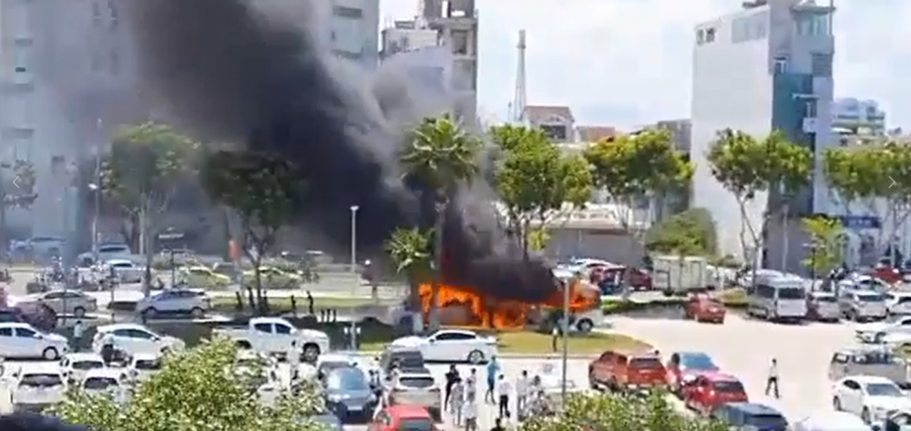 Khung cảnh đám cháy. (Ảnh cắt từ video) Khung cảnh đám cháy. (Ảnh cắt từ video)