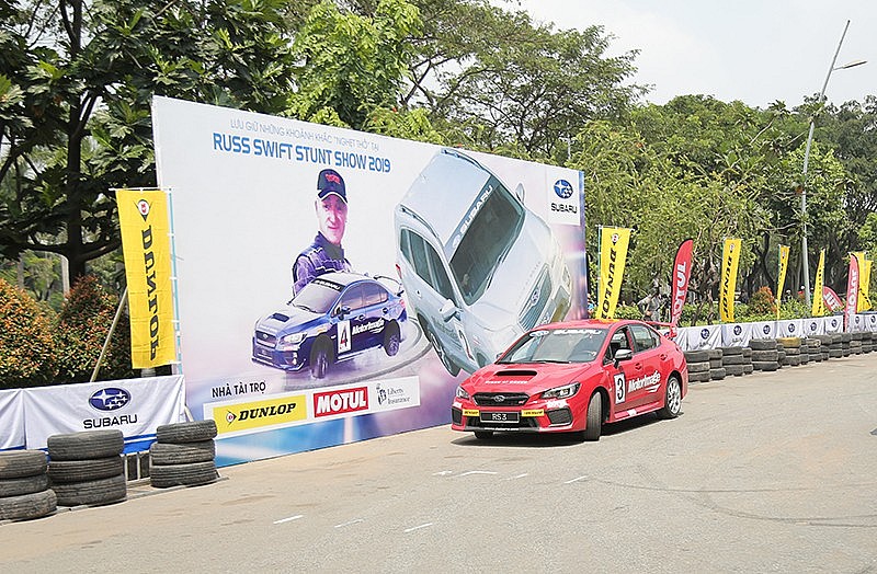 Show trình diễn ô tô mạo hiểm Subaru Russ Swift Stunt đã trở lại Việt Nam Show trình diễn ô tô mạo hiểm Subaru Russ Swift Stunt đã trở lại Việt Nam