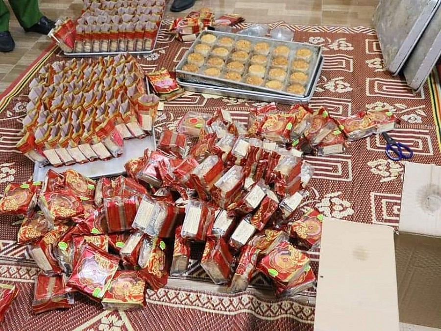 1.768 chiếc bánh Trung Thu tại cơ sở này đã bị thu hồi do chưa được kiểm nghiệm chất lượng an toàn thực phẩm 1.768 chiếc bánh Trung Thu tại cơ sở này đã bị thu hồi do chưa được kiểm nghiệm chất lượng an toàn thực phẩm