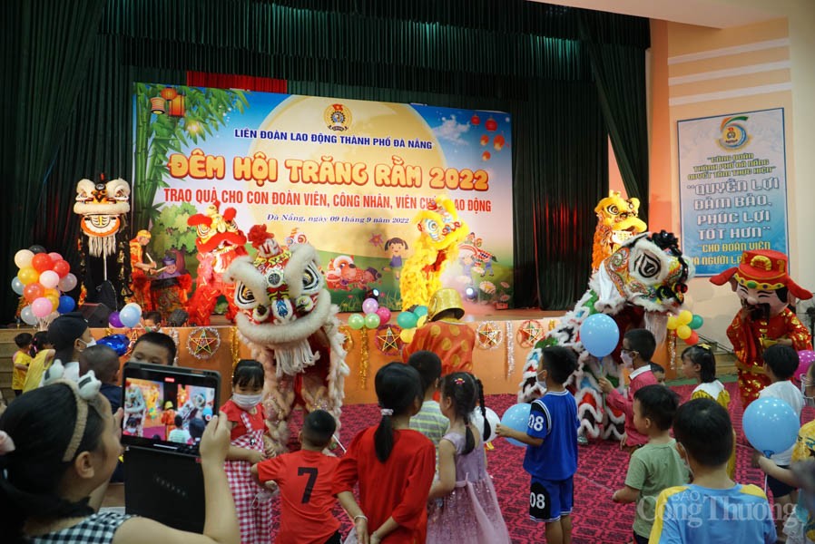 Đà Nẵng: Tặng quà Trung thu cho hàng nghìn em nhỏ có hoàn cảnh khó khăn