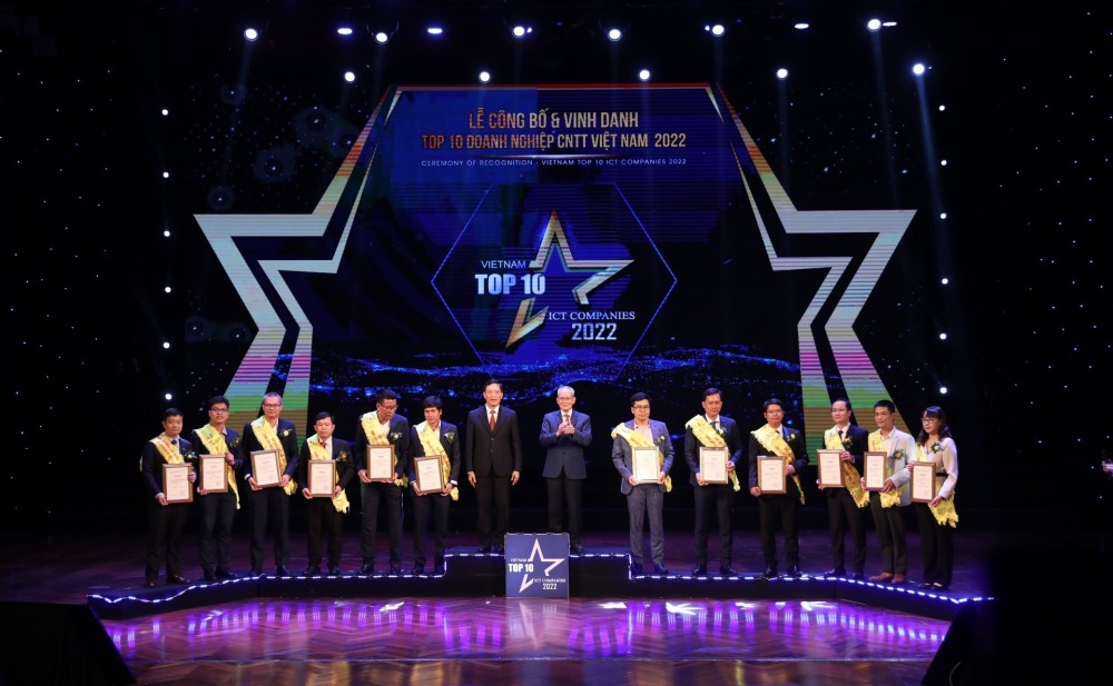 Top 10 doanh nghiệp công nghệ thông tin 2022 đạt doanh thu “khủng” Top 10 doanh nghiệp công nghệ thông tin 2022 đạt doanh thu “khủng”