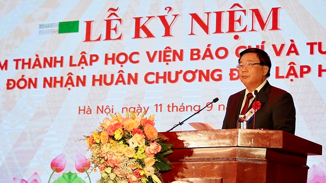 Học viện Báo chí và Tuyên truyền đón nhận Huân chương Độc lập hạng Ba Học viện Báo chí và Tuyên truyền đón nhận Huân chương Độc lập hạng Ba
