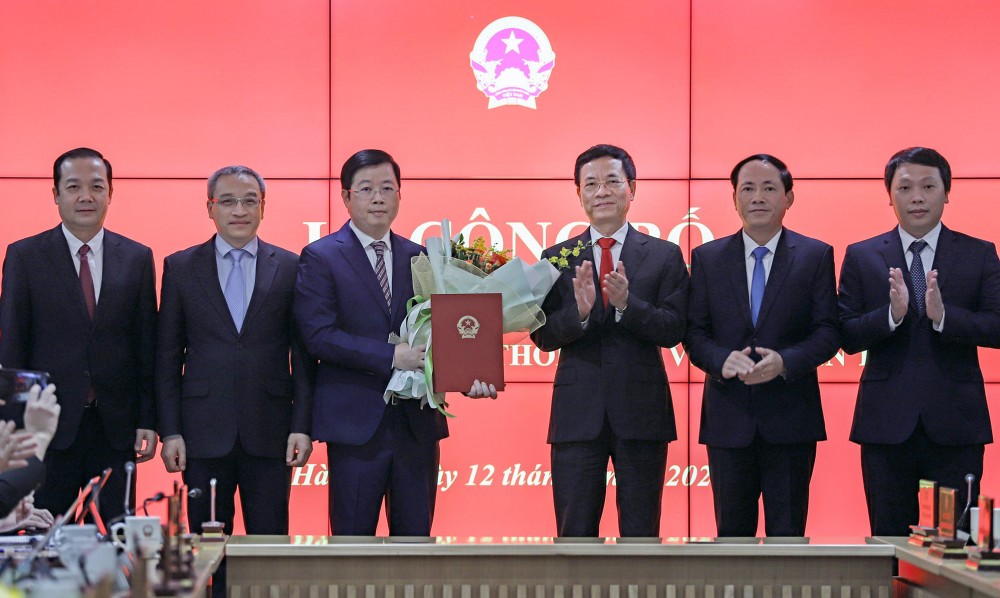 Trao quyết định bổ nhiệm tân Thứ trưởng Bộ Thông tin Truyền thông Nguyễn Thanh Lâm