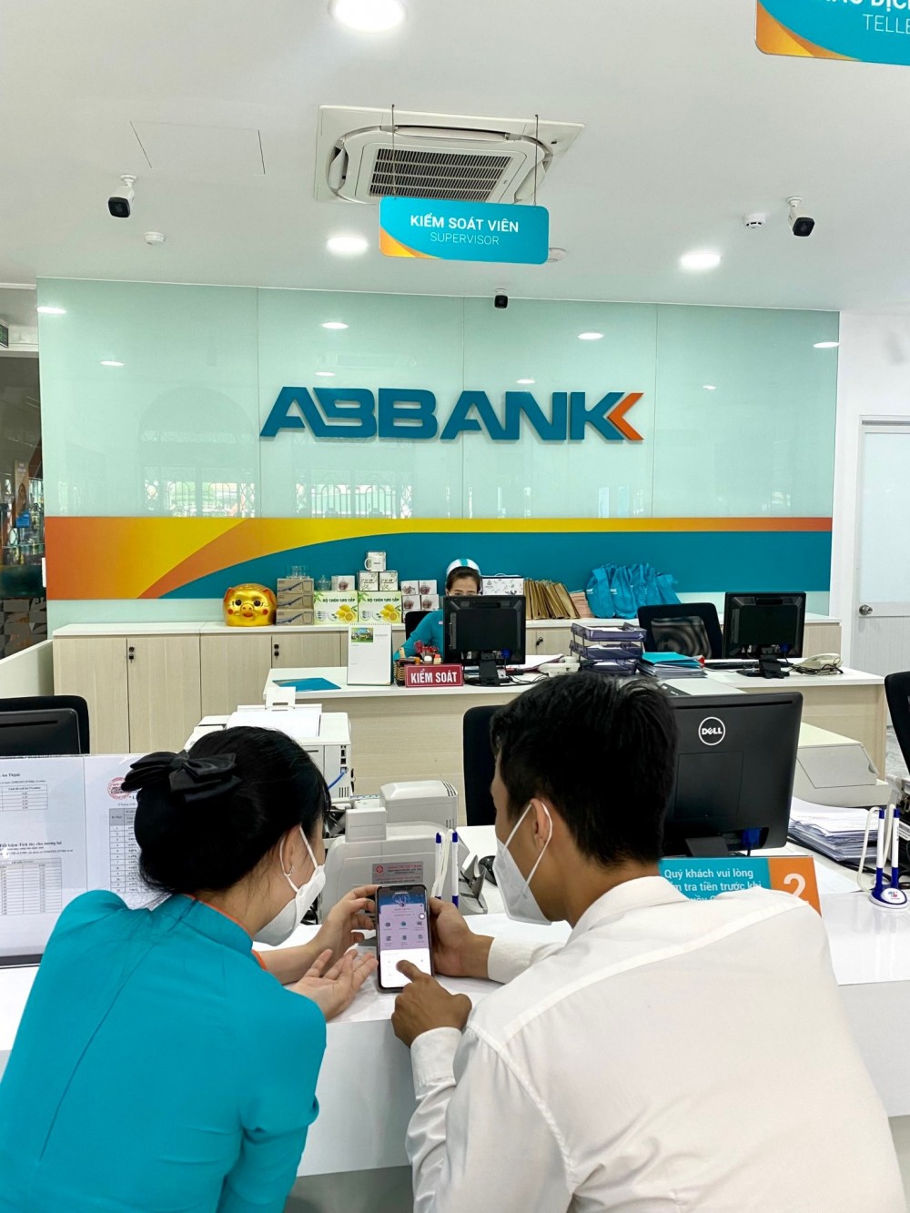 PC Kiên Giang: Đẩy mạnh phương thức thanh toán tiền điện không dùng tiền mặt PC Kiên Giang: Đẩy mạnh phương thức thanh toán tiền điện không dùng tiền mặt