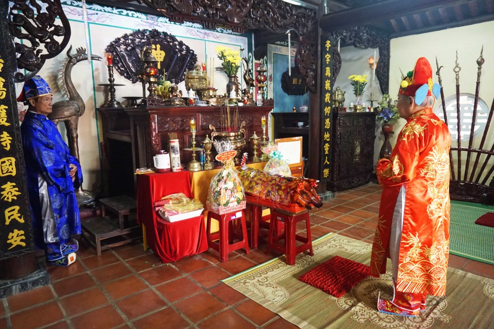 Thực hiện Lễ tế theo nghi thức cổ truyền của dân tộc Thực hiện Lễ tế theo nghi thức cổ truyền của dân tộc