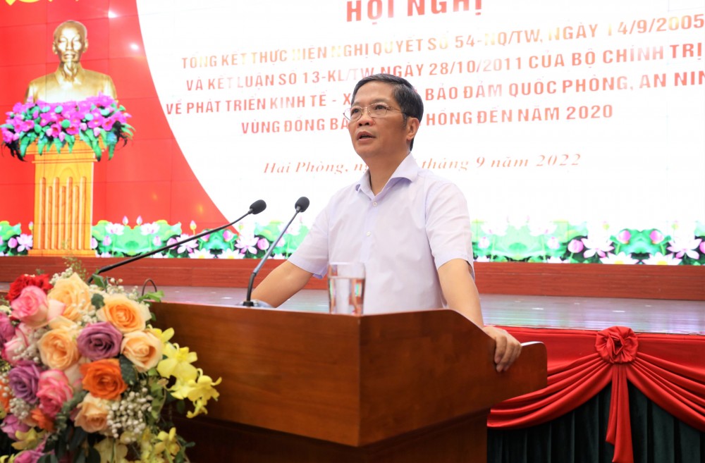 Trưởng Ban Kinh tế Trung ương Trần Tuấn Anh phát biểu kết luận tại hội nghị Trưởng Ban Kinh tế Trung ương Trần Tuấn Anh phát biểu kết luận tại hội nghị