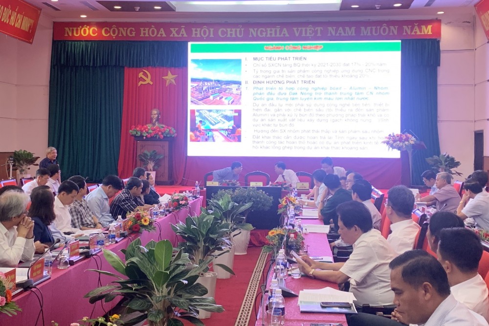 Đắk Nông hoạch định tầm nhìn dài hạn để phát triển kinh tế - xã hội Đắk Nông hoạch định tầm nhìn dài hạn để phát triển kinh tế - xã hội