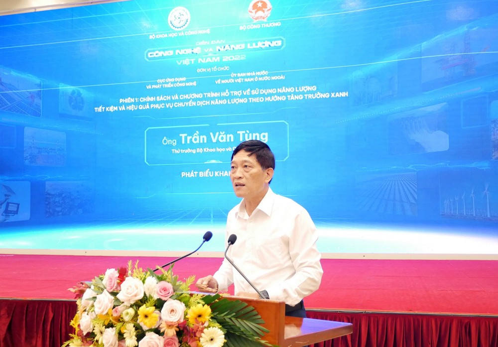 Thứ trưởng Bộ Khoa học và Công nghệ Trần Văn Tùng 