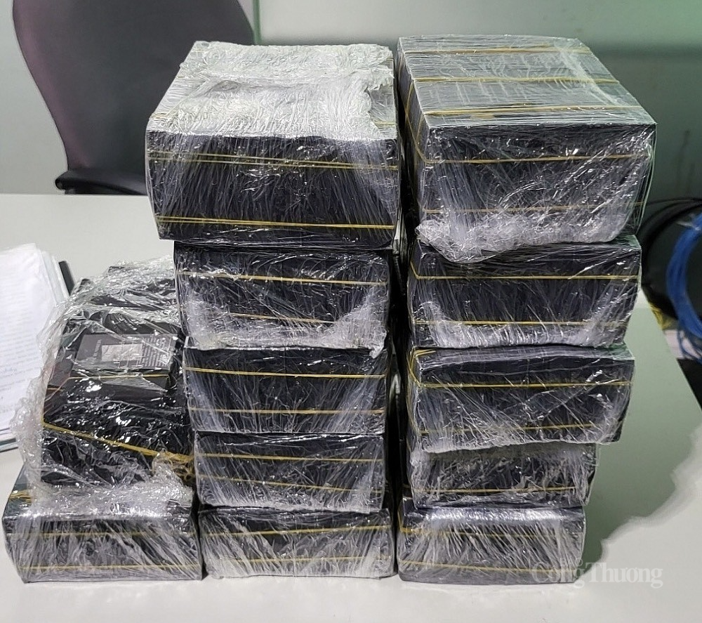 Từ vụ xuất lậu hơn 1 triệu USD nhuộm đen: Mang nhiều tiền ra nước ngoài phải khai báo? Từ vụ xuất lậu hơn 1 triệu USD nhuộm đen: Mang nhiều tiền ra nước ngoài phải khai báo?