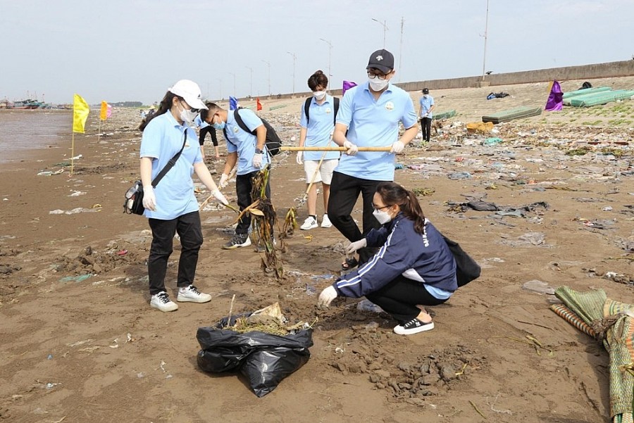 Ô nhiễm rác thải nhựa đại dương: Nước mắt của biển và hành động của chúng ta- Bài 2: Cộng đồng chung tay giảm thiểu rác thải nhựa Ô nhiễm rác thải nhựa đại dương: Nước mắt của biển và hành động của chúng ta Bài 2: Cộng đồng chung tay giảm thiểu rác thải nhựa