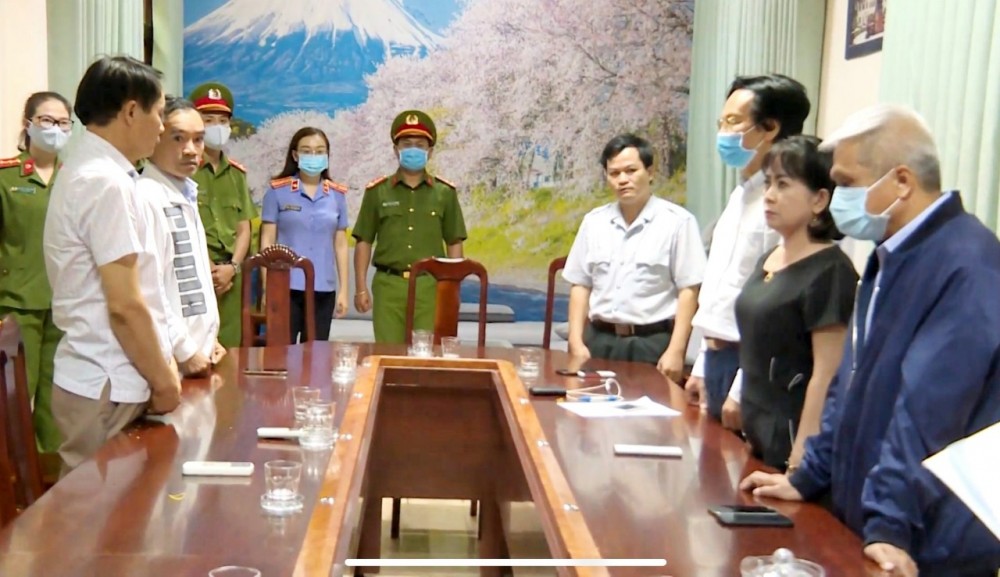 Hàng loạt lãnh đạo, cán bộ và nhân viên ngành y tế tỉnh Đắk Lắk bị truy tố.