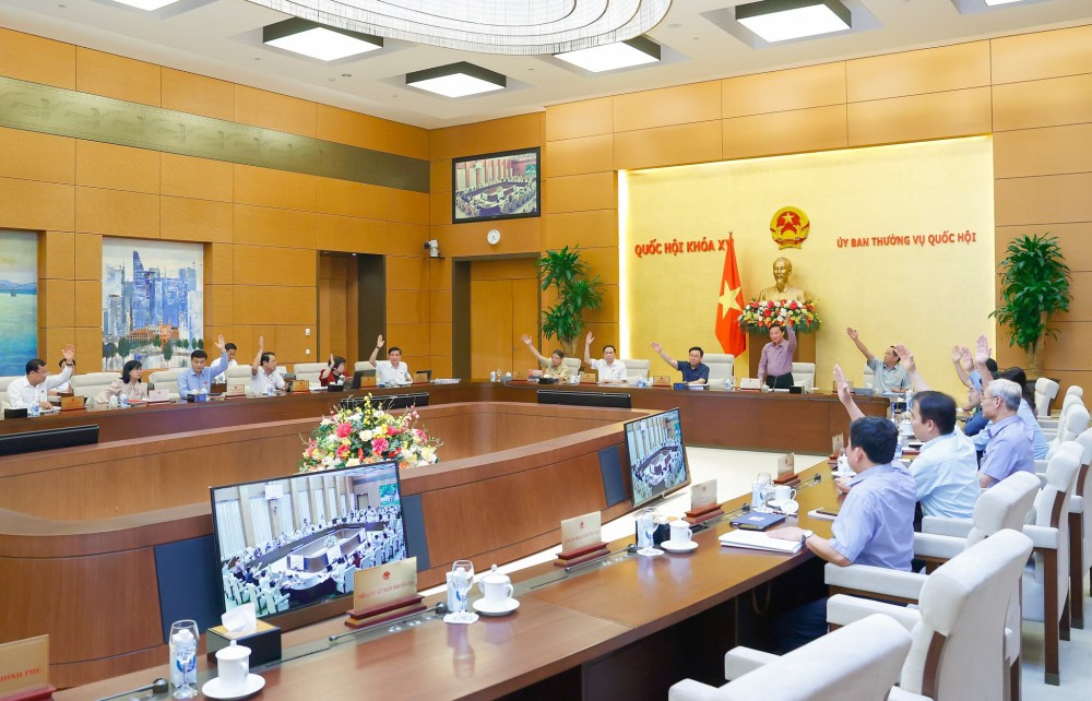 Ủy ban Thường vụ Quốc hội xem xét thí điểm đấu giá biển số ô tô Ủy ban Thường vụ Quốc hội xem xét thí điểm đấu giá biển số ô tô