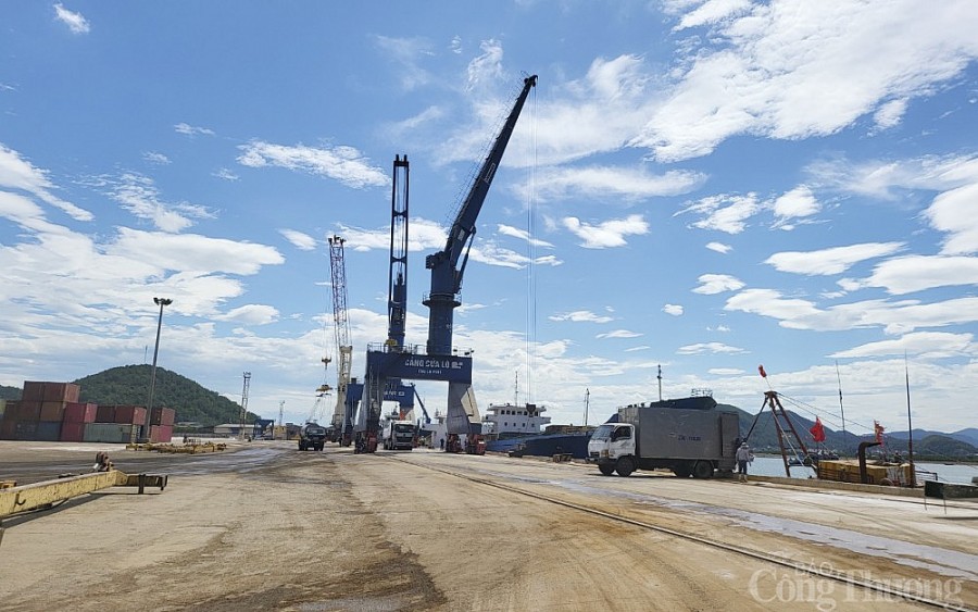 Tỉnh Nghệ An: Xuất khẩu tăng tốc cán đích, nhiều nhóm hàng chủ lực tăng trưởng cao Tỉnh Nghệ An: Xuất khẩu tăng tốc cán đích, nhiều nhóm hàng chủ lực tăng trưởng cao