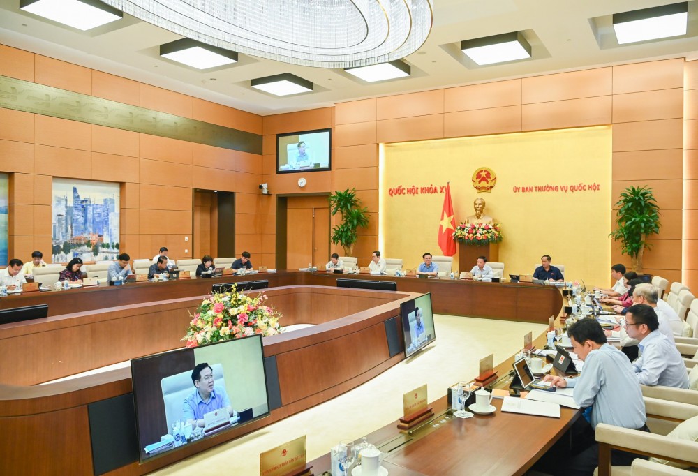 Uỷ ban Thường vụ Quốc hội cho ý kiến về dự thảo Kế hoạch giám sát chi tiết và đề cương các báo cáo của Đoàn giám sát của Quốc hội về “Việc huy động, quản lý và sử dụng các nguồn lực phục vụ công tác phòng, chống dịch Covid-19; việc thực hiện chính sách, pháp luật về y tế cơ sở, y tế dự phòng Uỷ ban Thường vụ Quốc hội cho ý kiến về dự thảo Kế hoạch giám sát chi tiết và đề cương các báo cáo của Đoàn giám sát của Quốc hội về “Việc huy động, quản lý và sử dụng các nguồn lực phục vụ công tác phòng, chống dịch Covid-19; việc thực hiện chính sách, pháp luật về y tế cơ sở, y tế dự phòng