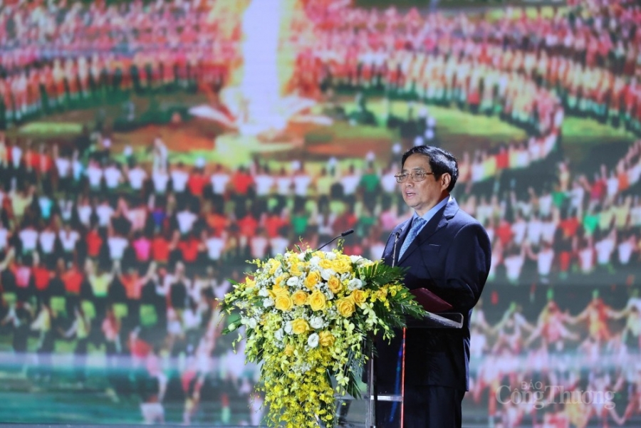 Thủ tướng Chính phủ tham dự lễ đón Bằng UNESCO ghi danh “Nghệ thuật Xòe Thái” tại Yên Bái Thủ tướng Chính phủ tham dự lễ đón Bằng UNESCO ghi danh “Nghệ thuật Xòe Thái” tại Yên Bái