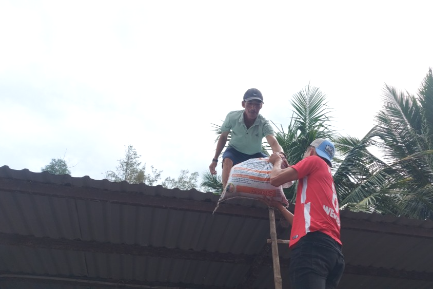 Người dân miền Trung khẩn trương chuẩn bị phòng chống bão số 4 (Noru)