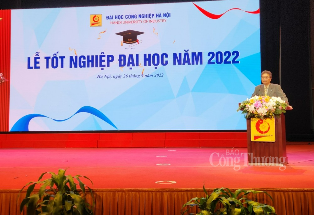Trường Đại học Công nghiệp Hà Nội tổ chức lễ tốt nghiệp và trao bằng đại học năm 2022 Trường Đại học Công nghiệp Hà Nội tổ chức lễ tốt nghiệp và trao bằng đại học năm 2022
