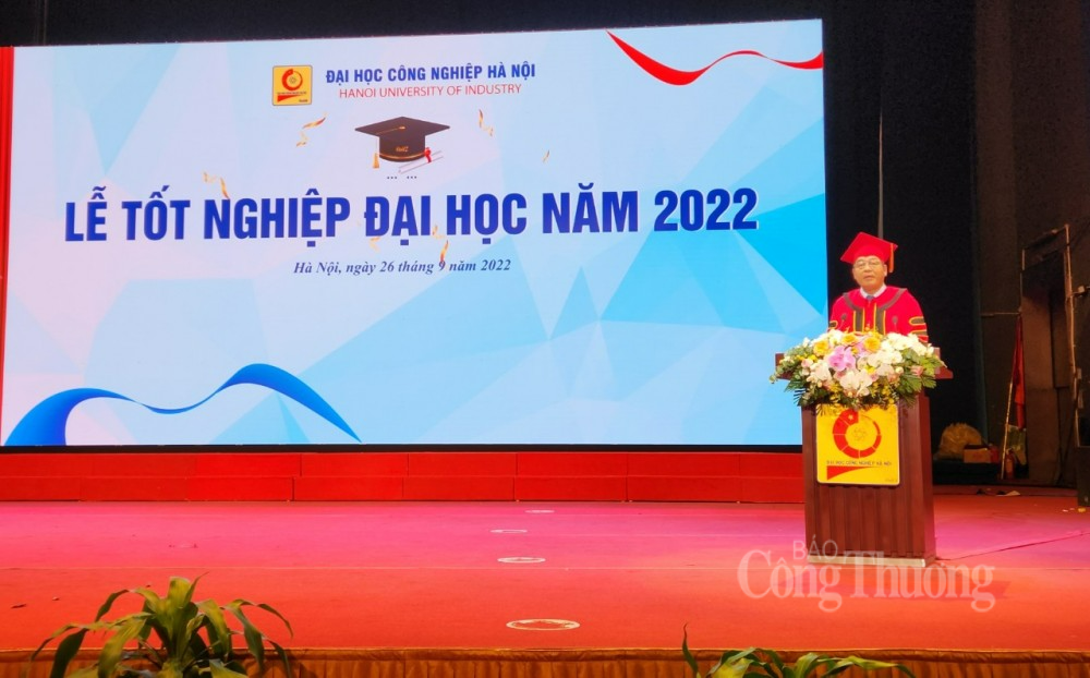 Trường Đại học Công nghiệp Hà Nội tổ chức lễ tốt nghiệp và trao bằng đại học năm 2022 Trường Đại học Công nghiệp Hà Nội tổ chức lễ tốt nghiệp và trao bằng đại học năm 2022