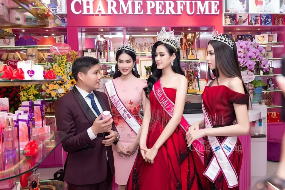 Những nghệ sĩ nổi tiếng nào đang quảng cáo, tiếp thị cho nước hoa Charme Perfume? Những nghệ sĩ nổi tiếng nào đang quảng cáo, tiếp thị cho nước hoa Charme Perfume?