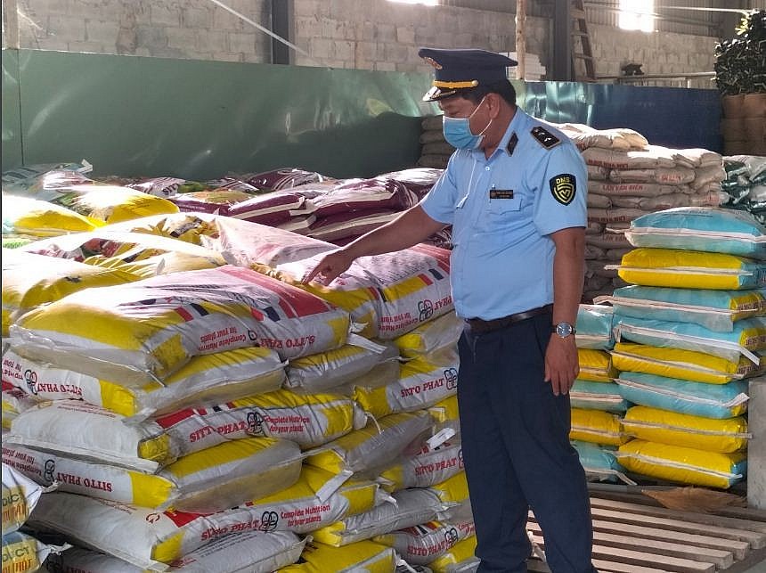 Long An: Xử phạt vi phạm trong kinh doanh phân bón gần 2 tỷ đồng