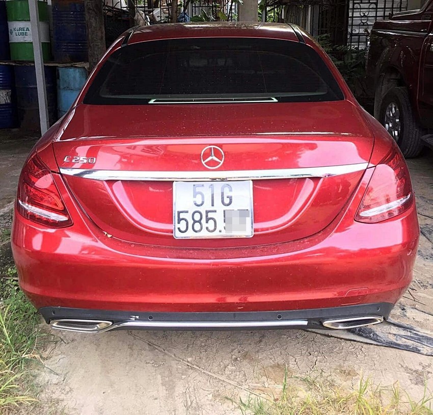 Chiếc xe ô tô Ninh Thị Vân Anh giao cho ông N Chiếc xe ô tô Ninh Thị Vân Anh giao cho ông N