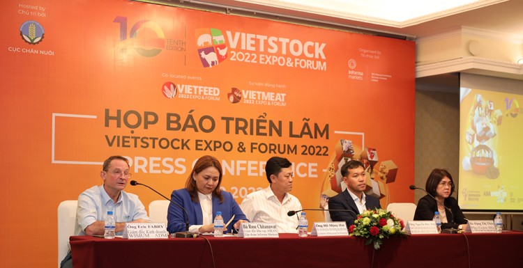 Ban tổ chức thông tin chi tiết về VIETSTOCK Expo & Forum 2022 tại buổi họp báo trước triển lãm diễn ra tại TP. Hồ Chí Minh Ban tổ chức thông tin chi tiết về VIETSTOCK Expo & Forum 2022 tại buổi họp báo trước triển lãm diễn ra tại TP. Hồ Chí Minh
