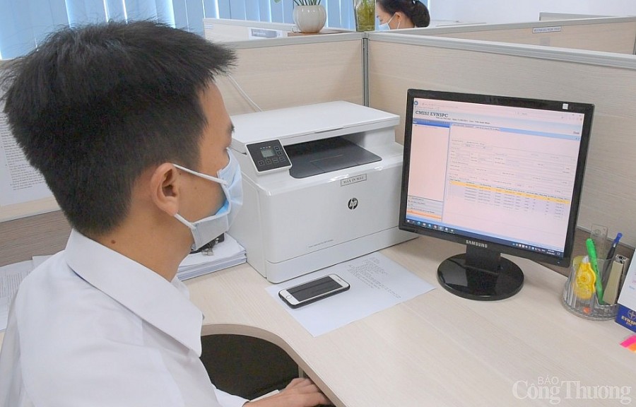 Ngành điện miền Nam chăm sóc khách hàng hiệu quả hơn nhờ chuyển đổi số Ngành điện miền Nam chăm sóc khách hàng hiệu quả hơn nhờ chuyển đổi số