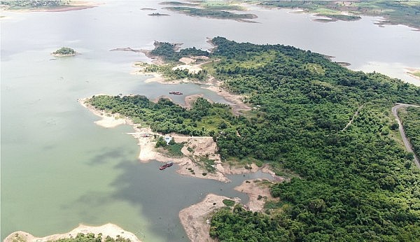 Tỉnh Đắk Lắk cần làm rõ những "núi cát" tập kết trong khu bảo tồn thiên nhiên Ea Sô Tỉnh Đắk Lắk cần làm rõ những "núi cát" tập kết trong khu bảo tồn thiên nhiên Ea Sô