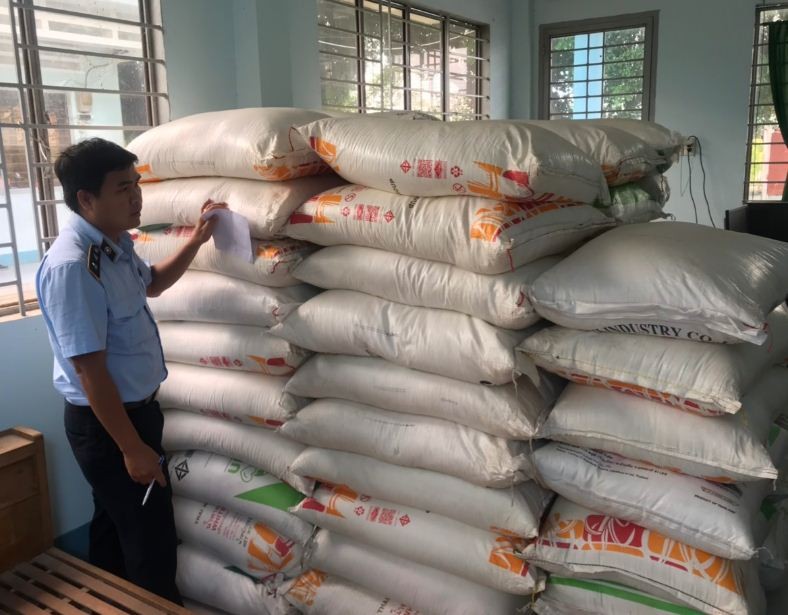 QLTT Long An liên tiếp ngăn chặn 2 vụ nhập lậu đường cát QLTT Long An liên tiếp ngăn chặn 2 vụ nhập lậu đường cát