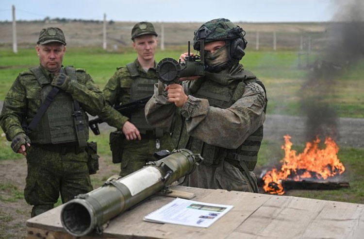 Cận cảnh lính dự bị Nga luyện tập trước khi gửi tới chiến trường ở Ukraine