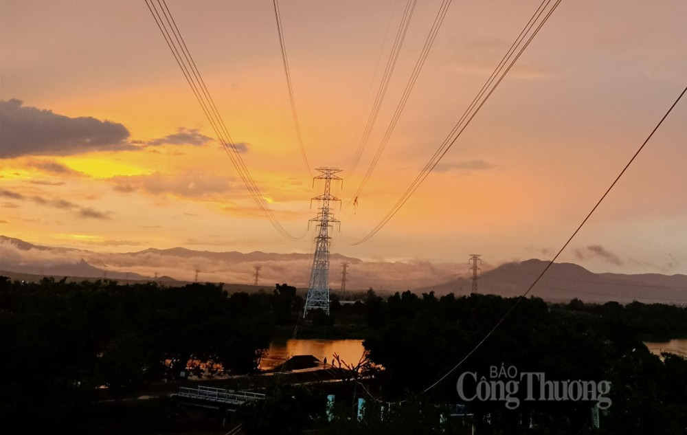 Thi công Vân Phong - Vĩnh Tân: Những nỗ lực không mệt mỏi của EVNNPT Thi công Vân Phong - Vĩnh Tân: Những nỗ lực không mệt mỏi của EVNNPT